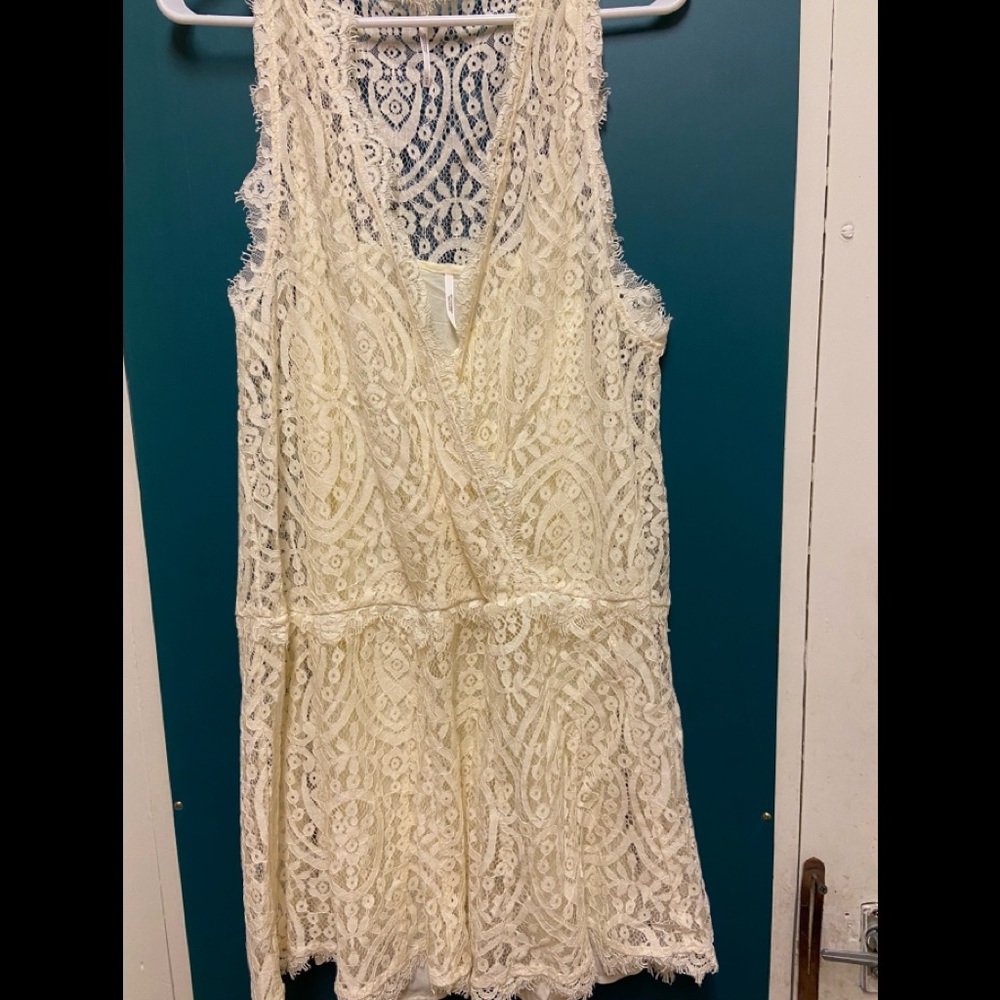 Mini lace dress